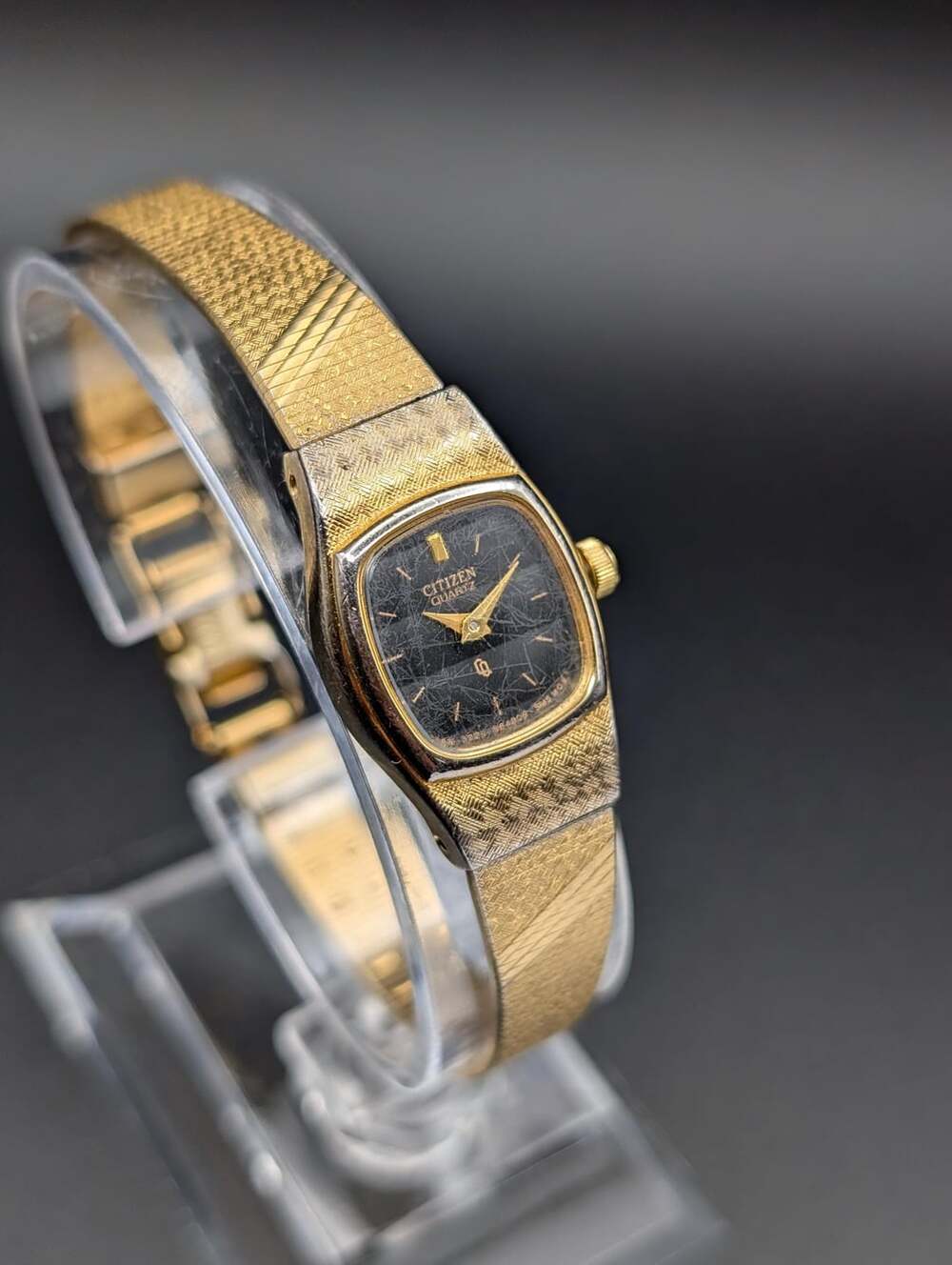 Vintage Citizen Black Dial Quartz Ladies Watch, Textured Chevron Mesh Bracelet